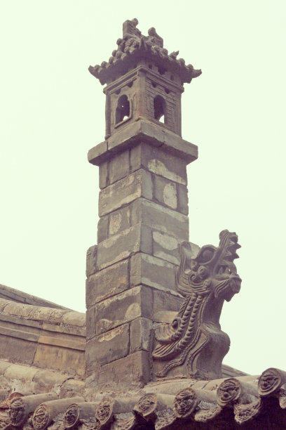 中国平遥一座历史建筑的屋顶。图片下载