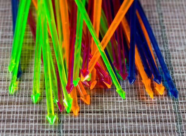 彩色塑料聚会采摘近景图片下载