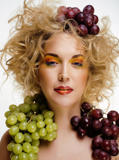 幻想艺术发型造型，女孩用创意食物水果图片下载