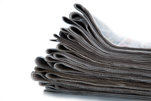 一叠报纸特写图片下载