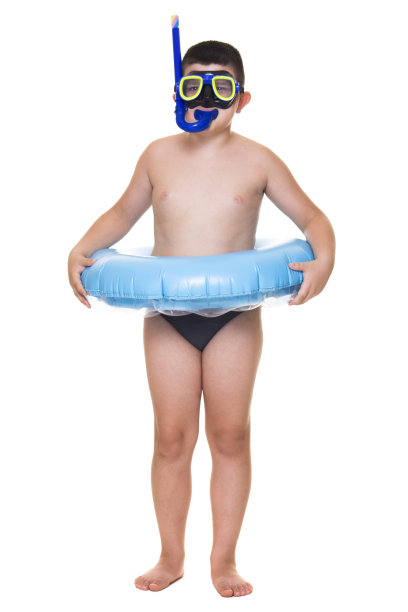 男孩准备潜水图片下载