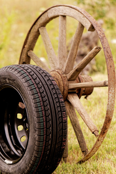 新旧车轮图片下载