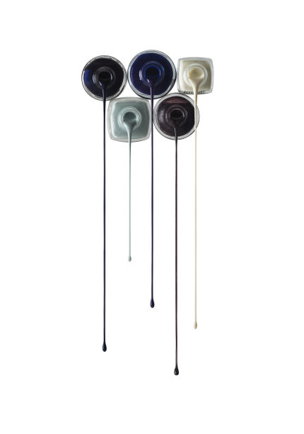 滴指甲油强烈的颜色图片下载