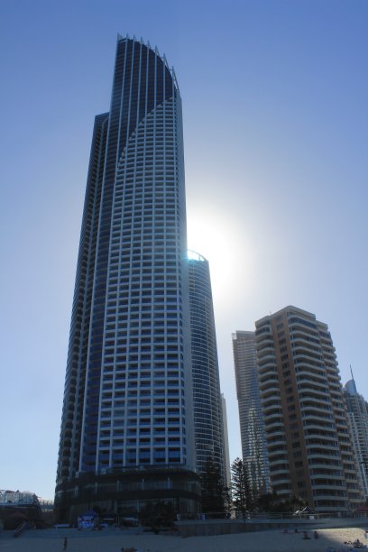 在冲浪者的天堂，澳大利亚在一个炎热的日子图片下载