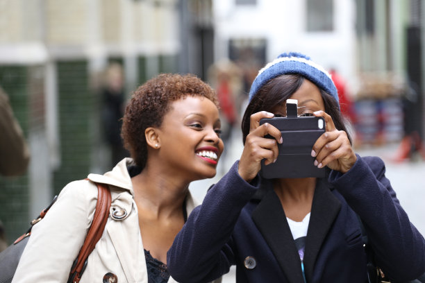 和朋友一起玩图片下载