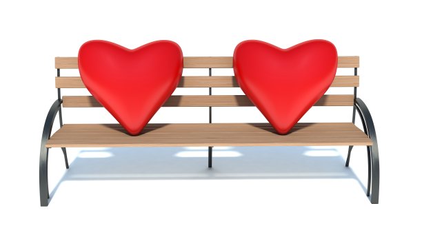 木制长凳和两个心图片下载