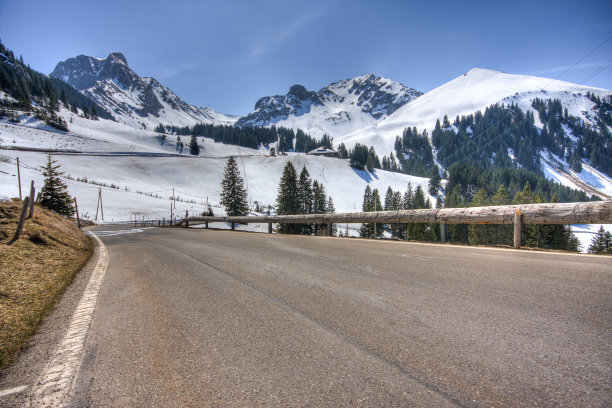 冬天的瑞士路图片下载