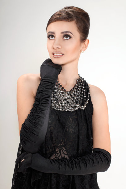 美丽的年轻女子在复古风格图片下载