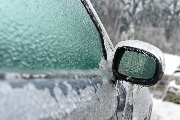 汽车侧视镜冻结图片下载