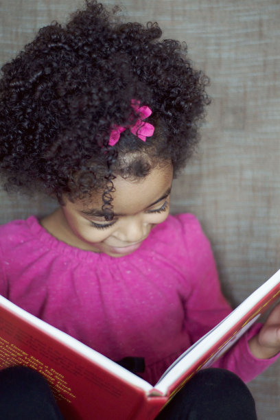 学龄前儿童学习阅读图片下载