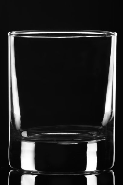 空水或酒精杯图片下载