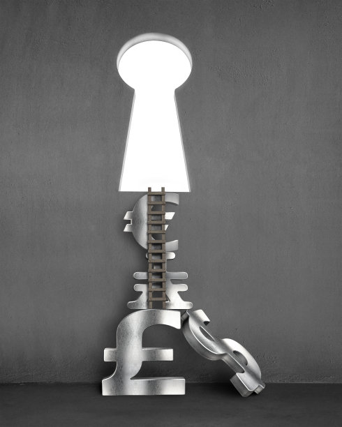 用木梯和钥匙形状的门堆叠钱币符号图片下载