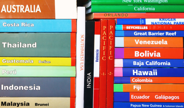 不同国家的旅游书籍特写图片下载