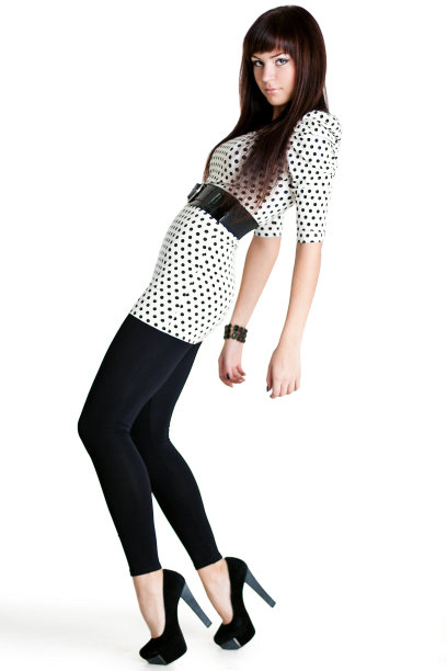 穿着高跟鞋踮着脚尖的女人图片下载