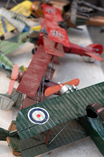 老式飞机模型制作图片下载