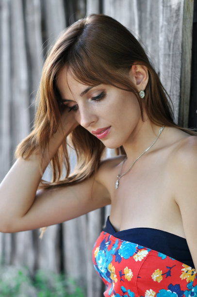 美丽的梦中女人的肖像图片下载