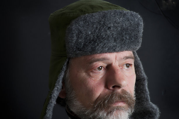 有胡子的老头图片下载