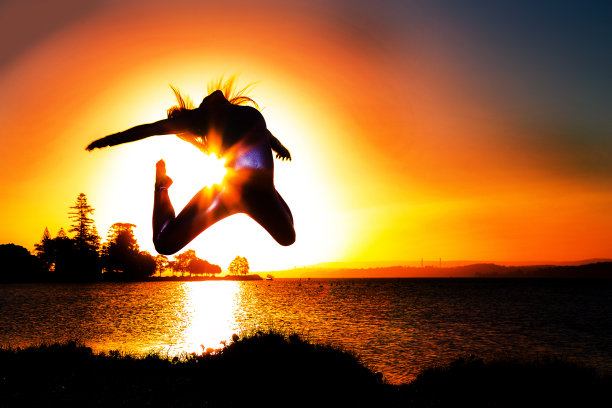 跳的女孩图片下载