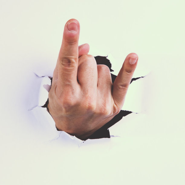 进攻的手势图片下载