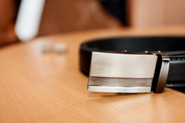 用带扣的腰带图片下载