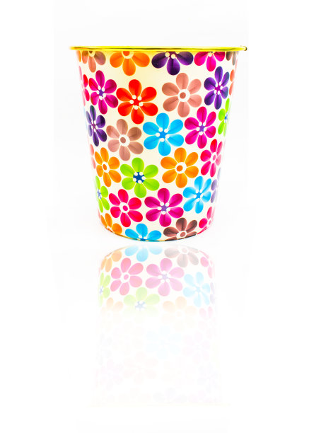 彩色回收箱孤立图片下载