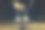 年轻女子摆着原声吉他的姿势图片下载