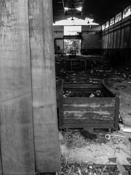 降解废弃工厂图片下载