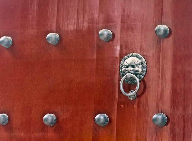 红狮子门图片下载