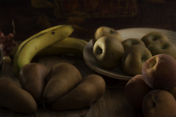 水果在盘子里图片下载