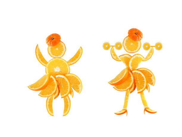 两个用橘子片做成的有趣的小女人图片下载