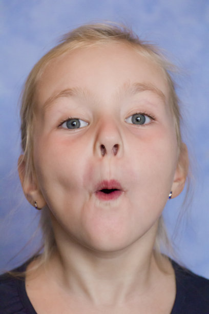 可爱的女孩图片下载