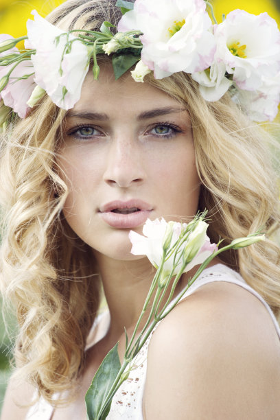 花的女孩图片下载