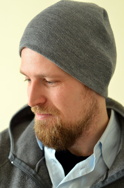 留着胡子的男模特图片下载