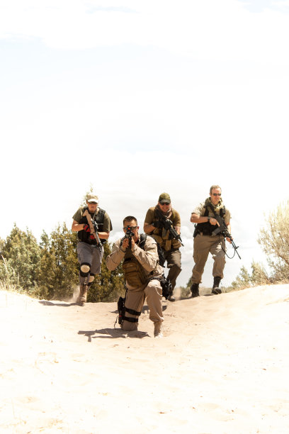 特种部队战术小组图片下载