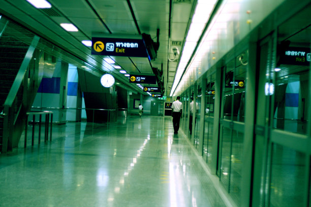 地铁站图片下载