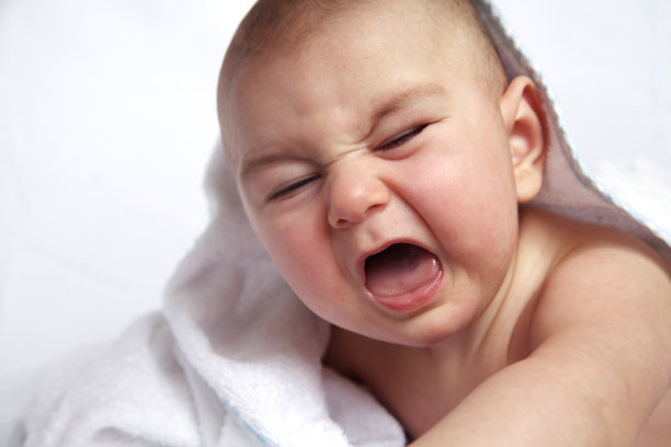 愤怒的婴儿图片下载