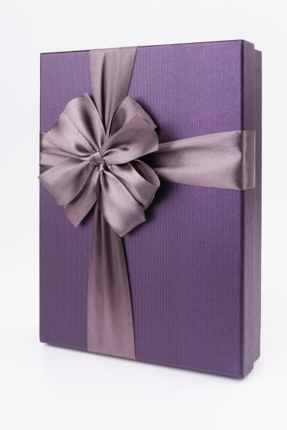 有漂亮丝带的礼盒图片下载