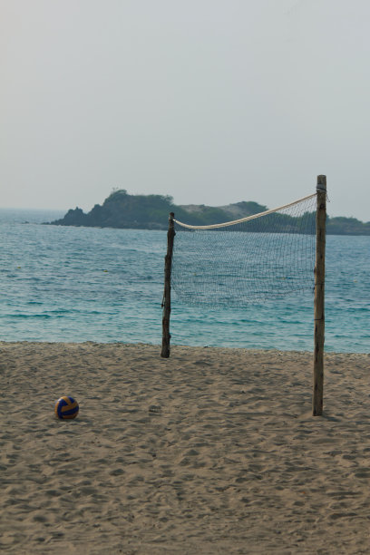 空沙滩上的排球网图片下载