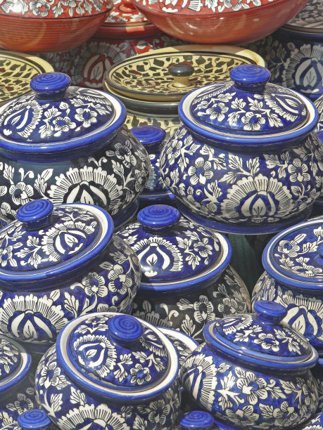 典型的陶罐图片下载