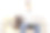 年轻人和他的狗坐在一起，在笔记本电脑上工作图片下载