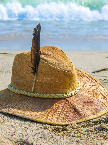 海滩上的帽子图片下载