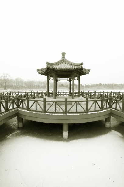 公园中的亭子，传统的中国建筑风格图片下载