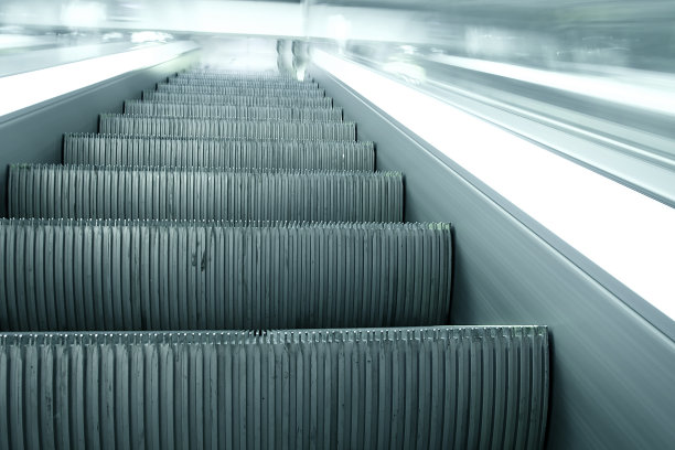 蓝色的移动自动扶梯图片下载