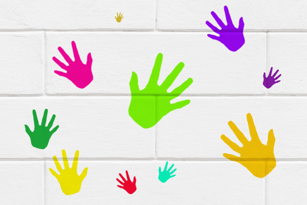 墙上五颜六色的手印图片下载