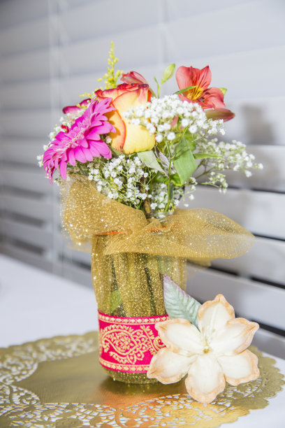 五彩缤纷的花朵Errangement图片下载