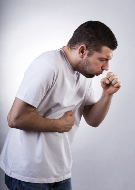 咳嗽的人图片下载