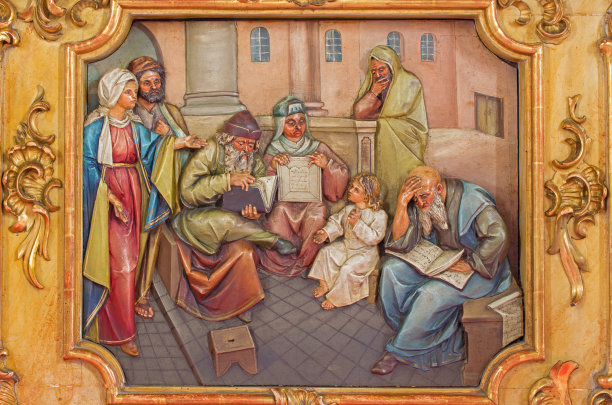 特纳瓦，斯洛伐克-耶稣在圣殿的浮雕中教导图片下载