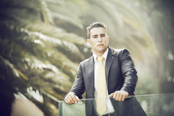 成功的年轻商人图片下载