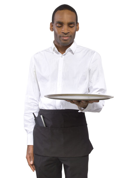 年轻的黑人服务员或端盘子的服务员图片下载