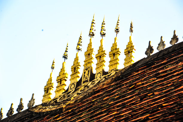 老挝寺庙屋顶顶层山墙顶图片下载
